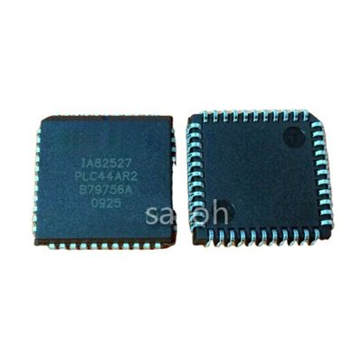 IC Integrated Circuits IA82527PLC44AR2
