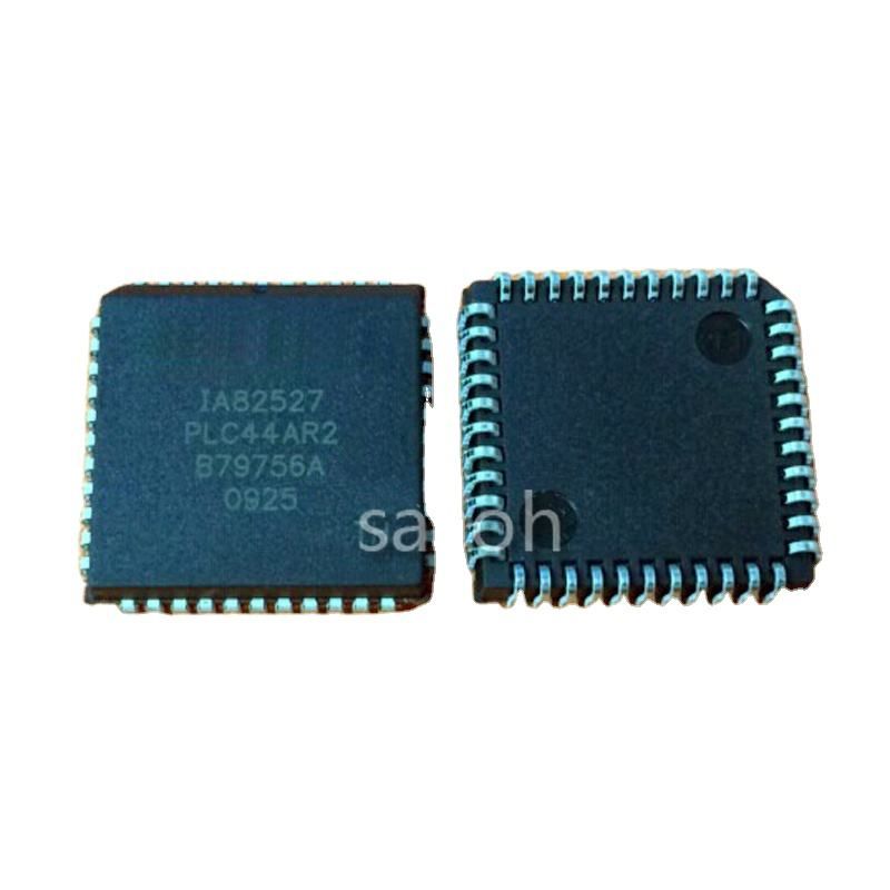 IC Integrated Circuits IA82527PLC44AR2